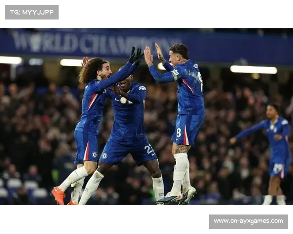 切尔西半场0-2落后西汉姆联，鲍文远射破门